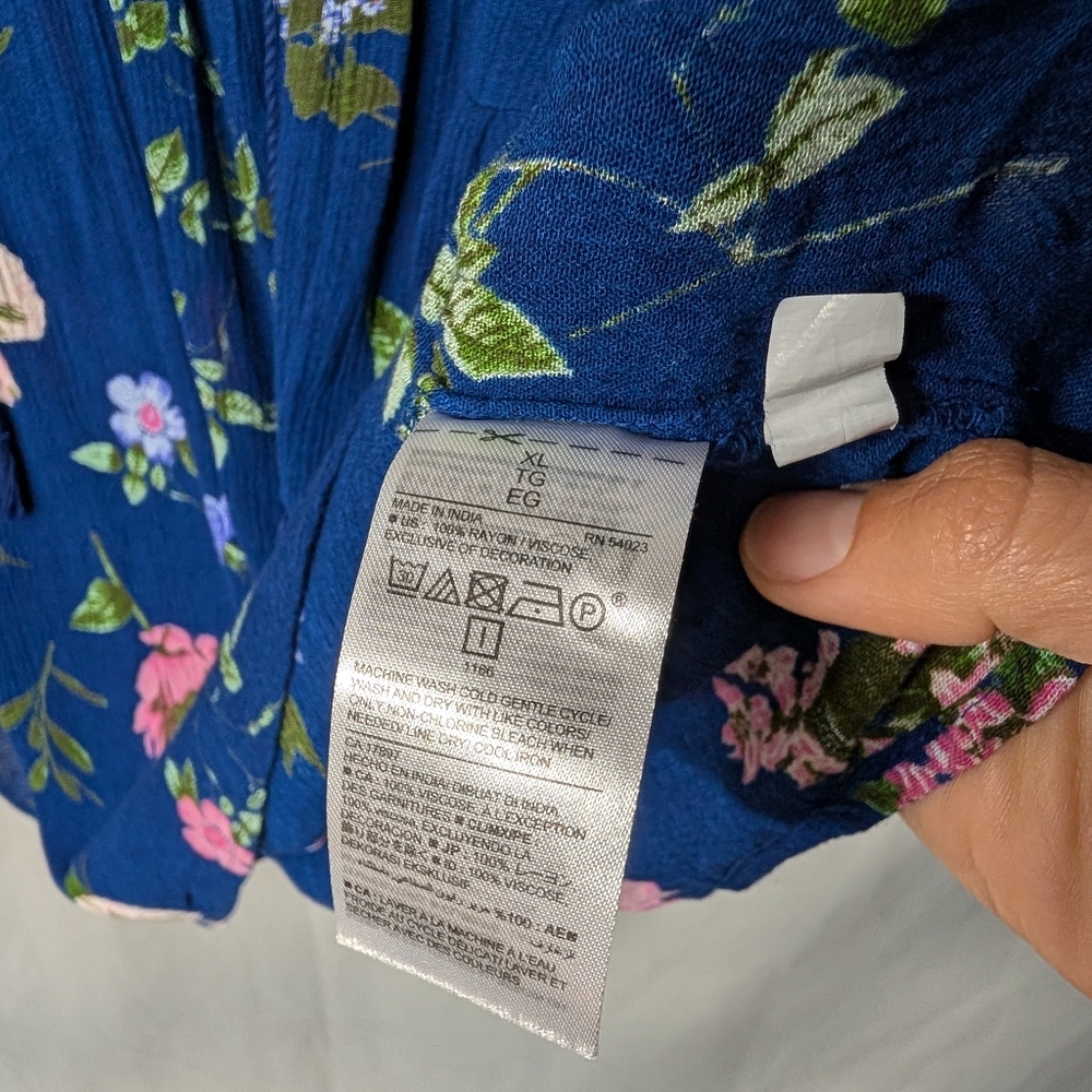 Women's Long Sleeve Blue Floral Blouse - Picture 6 of 9